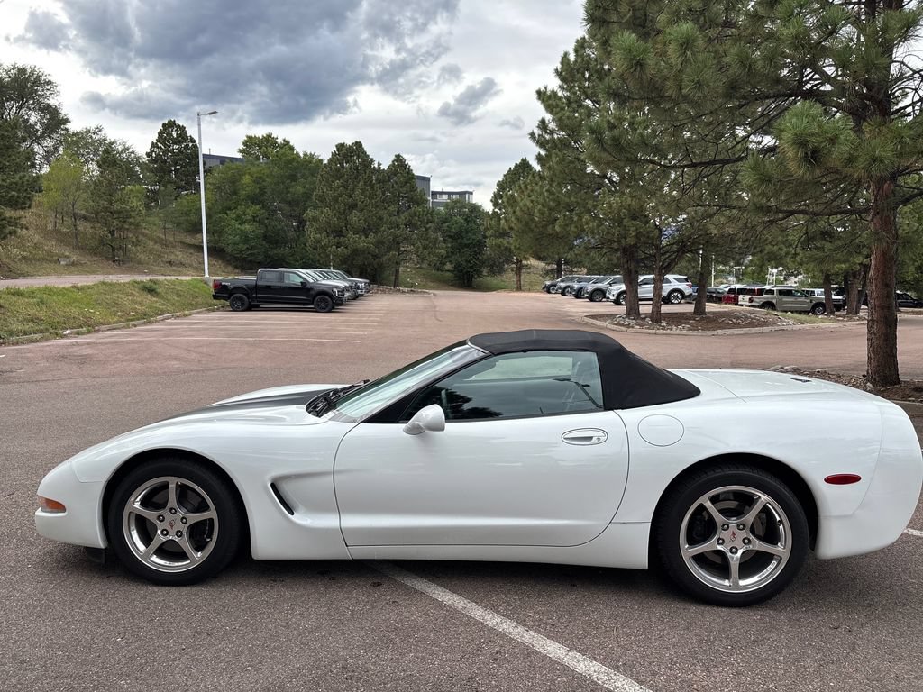 Used 1998 Chevrolet Corvette Convertible RWD image 8
