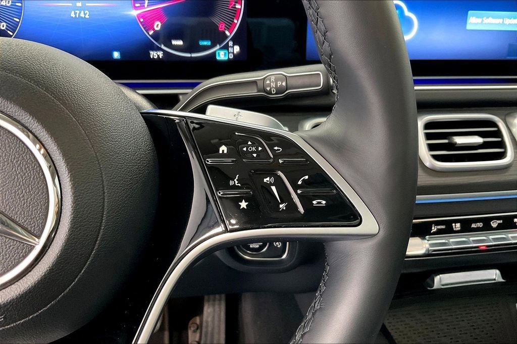 Used 2026 Mercedes-Benz GLS 450 GLS 450 image 24