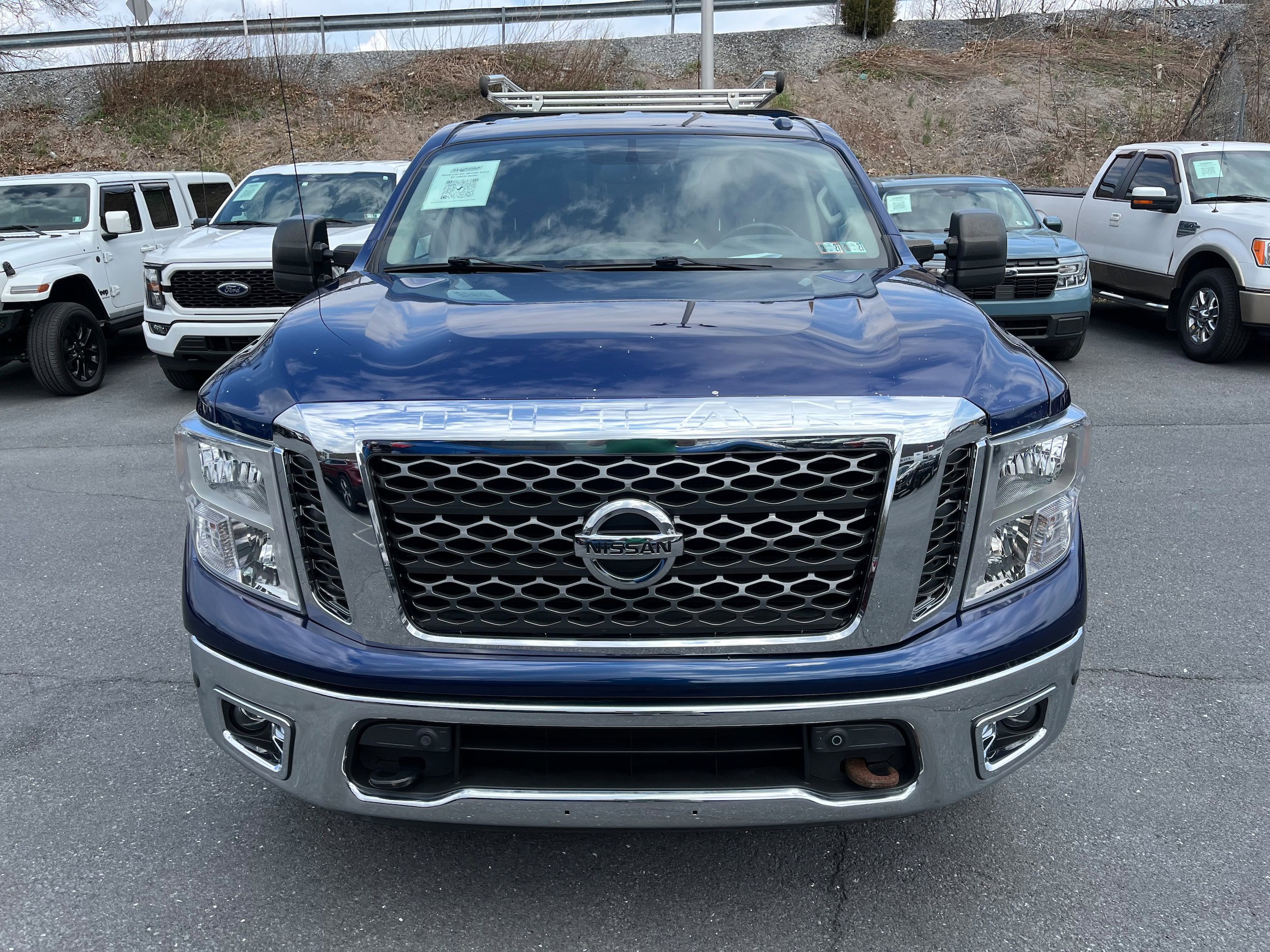 Used 2017 Nissan Titan SV AWD/4WD video 2