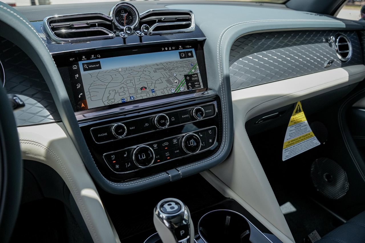 New 2025 Bentley Bentayga AWD/4WD image 28
