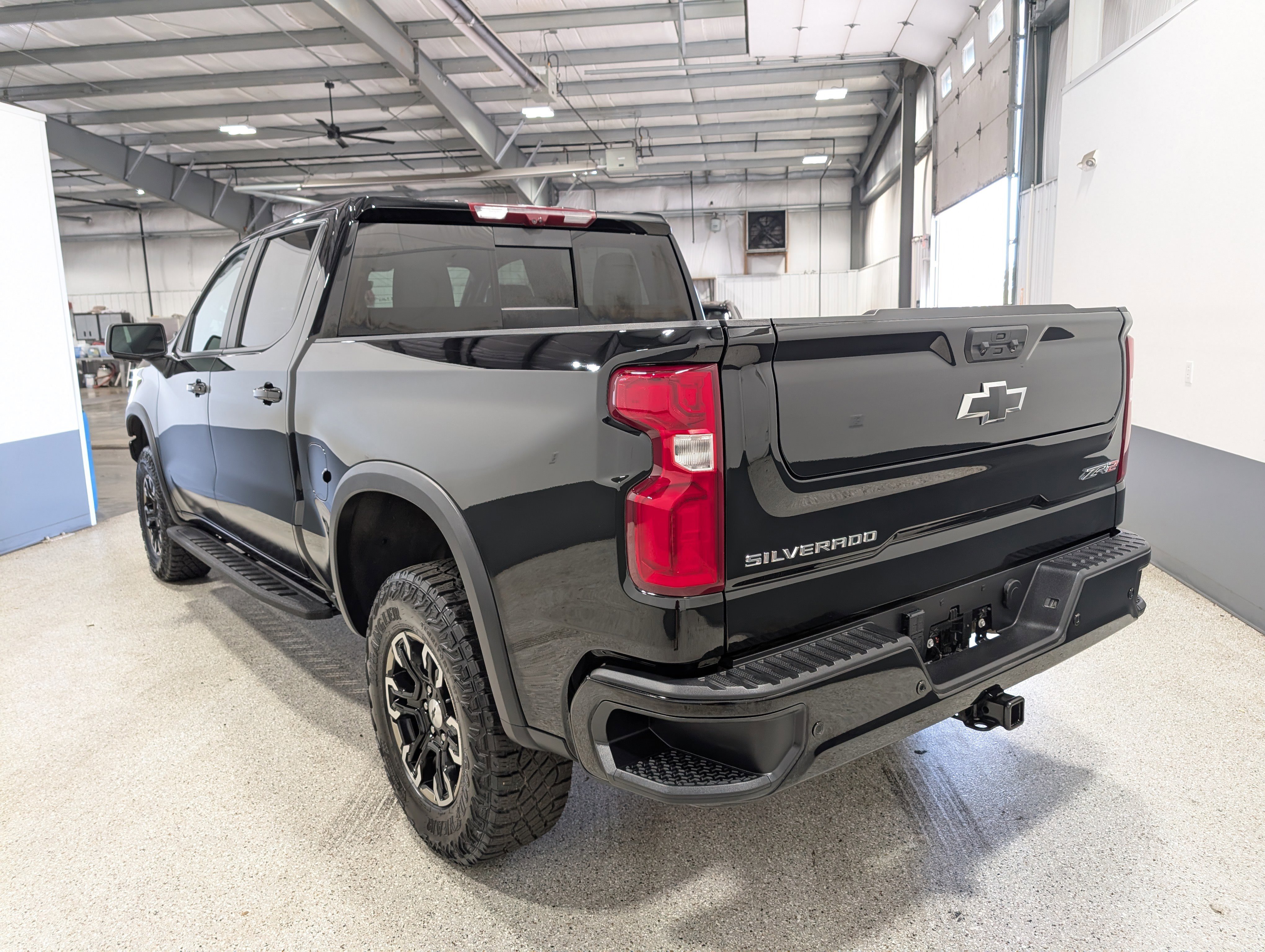 Used 2024 Chevrolet Silverado 1500 ZR2 w/ Technology Package image 5