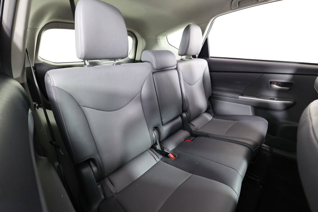 Used 2014 Toyota Prius V Three image 20