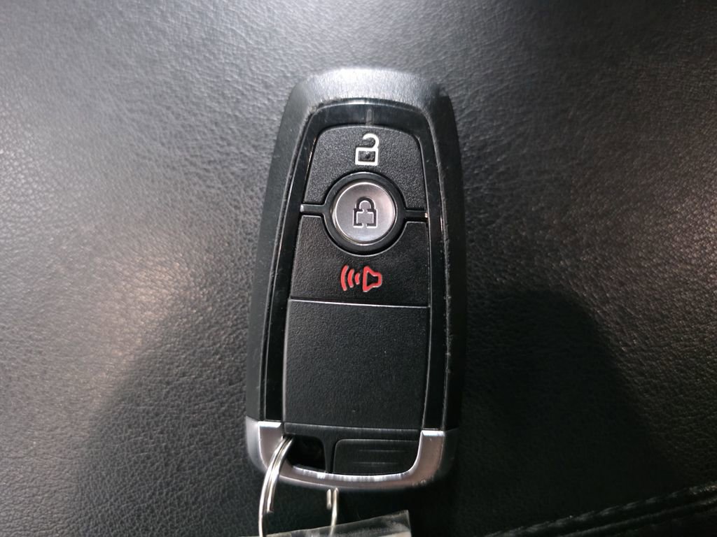 Used 2024 Ford Edge SEL image 35