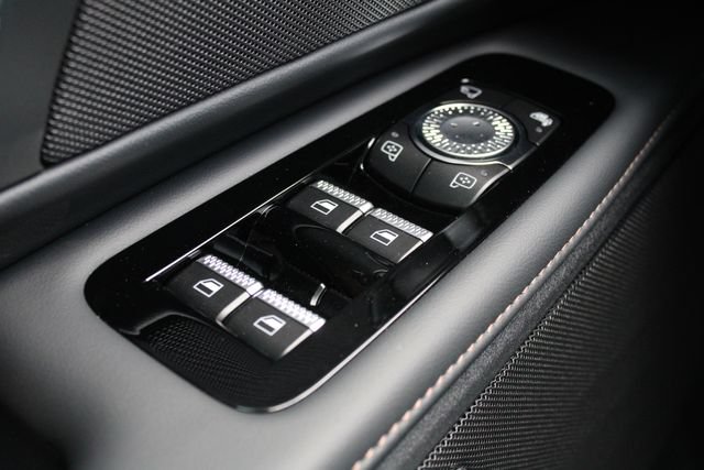New 2026 Lincoln Nautilus Reserve w/ Jet Appearance Package AWD/4WD image 9
