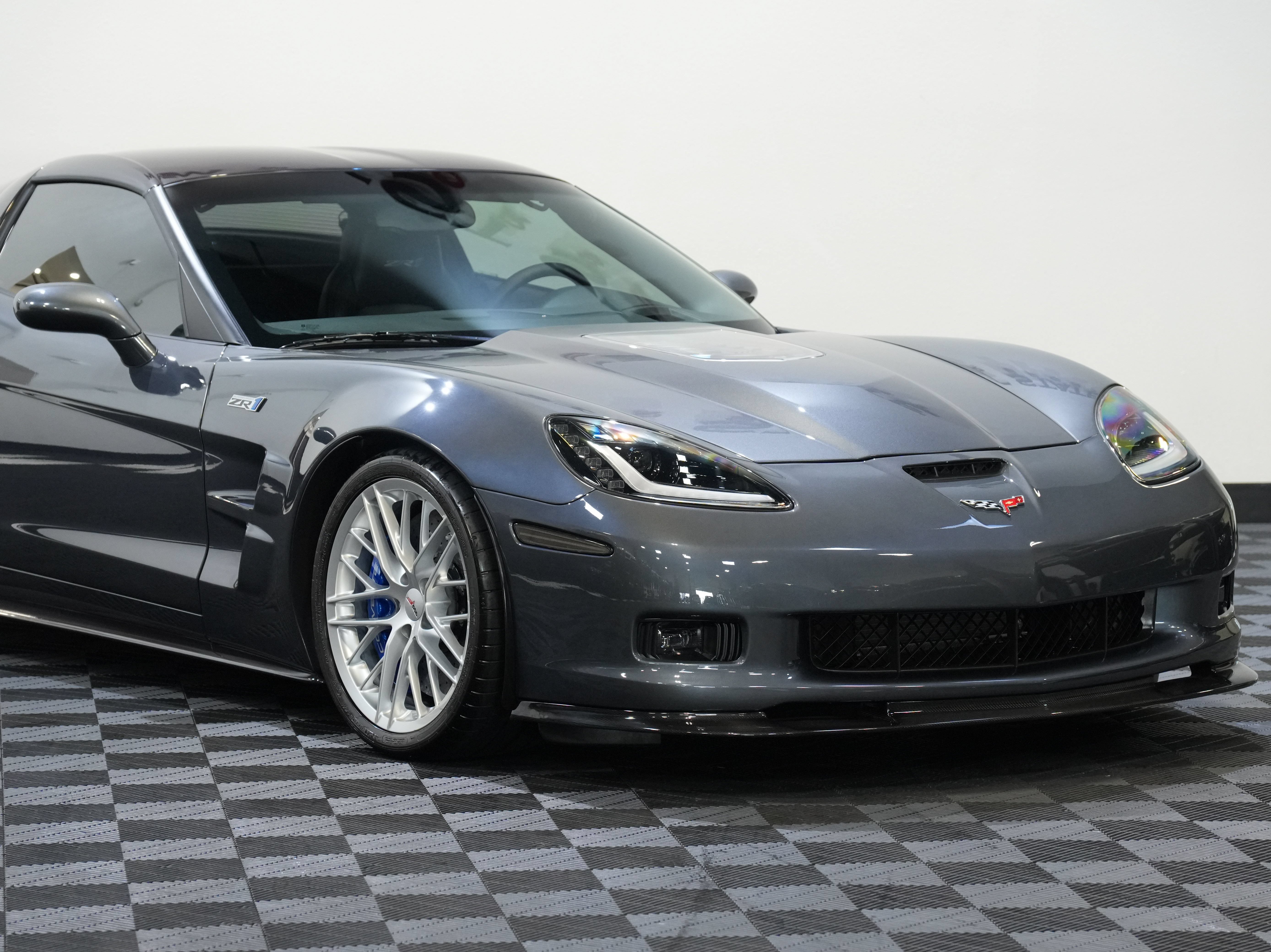 Used 2009 Chevrolet Corvette ZR1 w/ Preferred Equipment Group RWD image 9