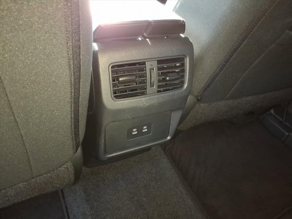 Used 2024 Nissan Rogue SV image 30