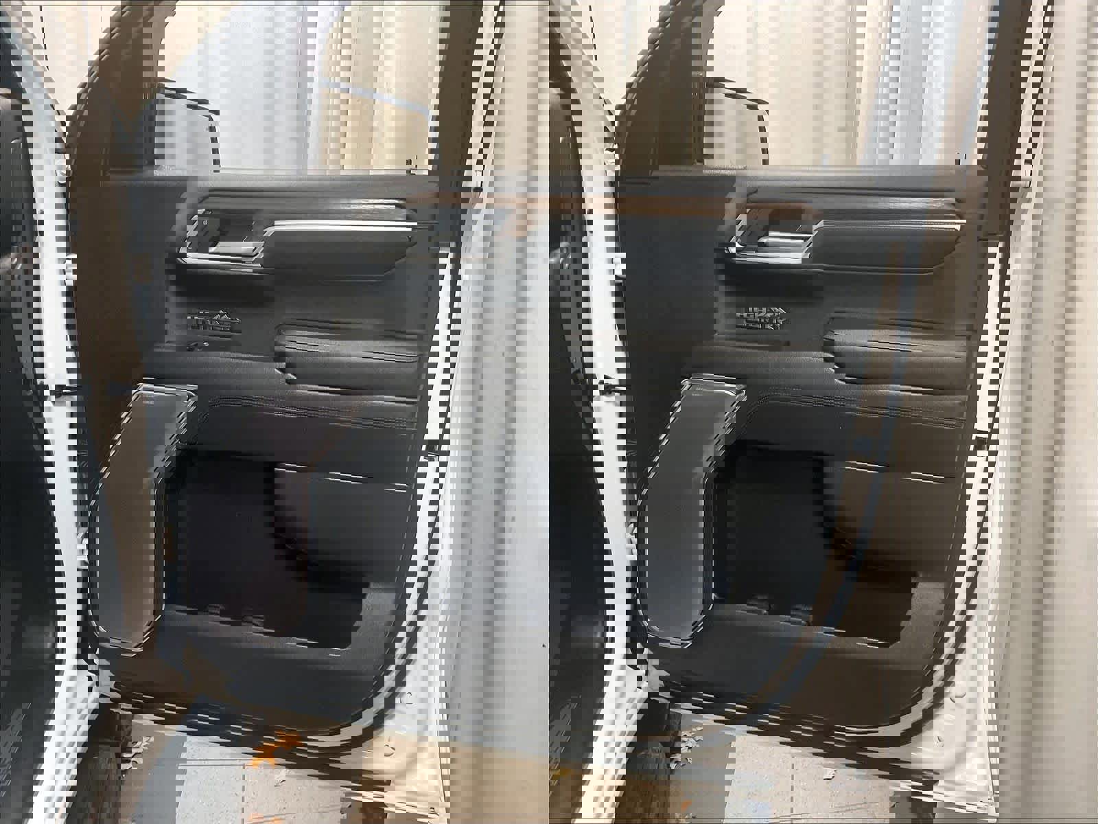 Used 2022 Chevrolet Silverado 1500 High Country w/ High Country Premium Package image 12