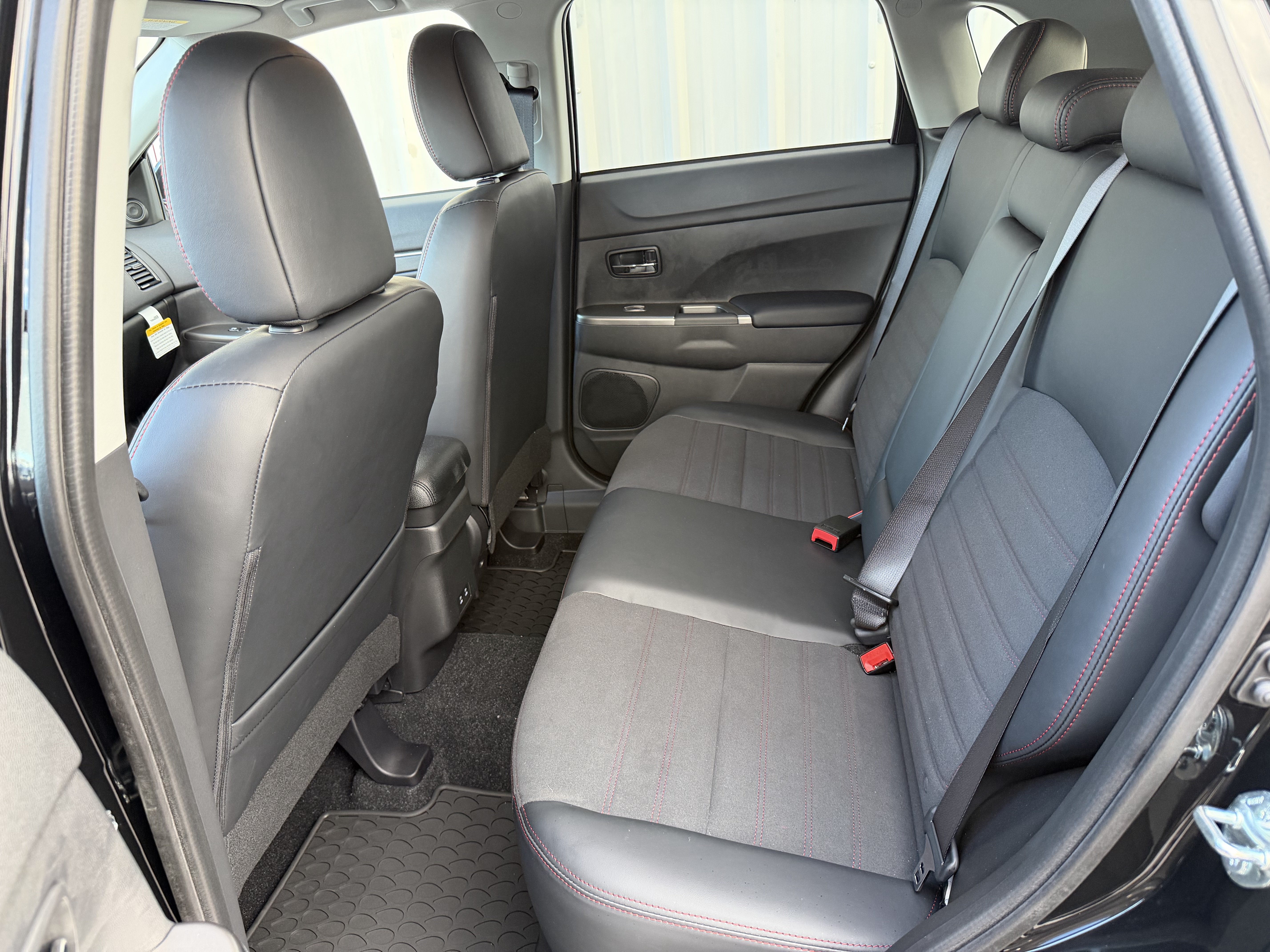 New 2027 Mitsubishi Outlander Sport SE FWD image 15