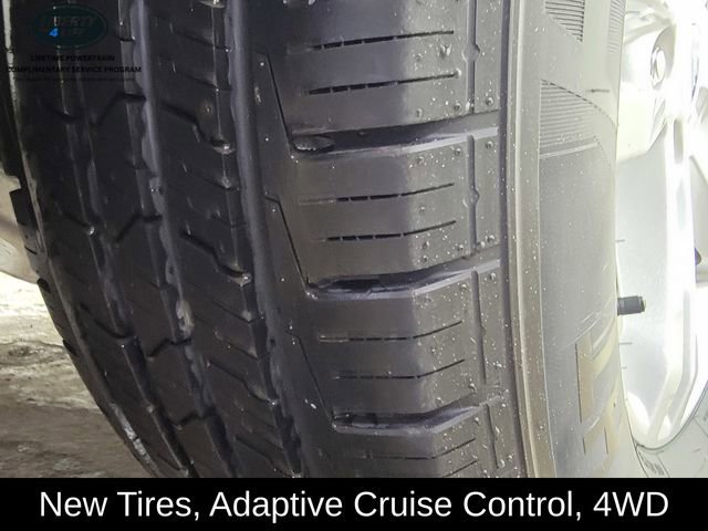 Used 2023 Ford Explorer XLT w/ Equipment Group 202A AWD/4WD image 11