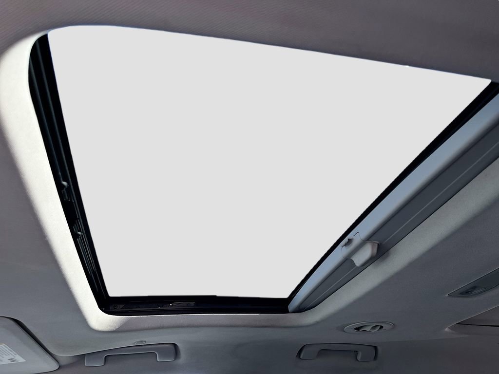 Used 2019 Chevrolet Traverse RS image 23