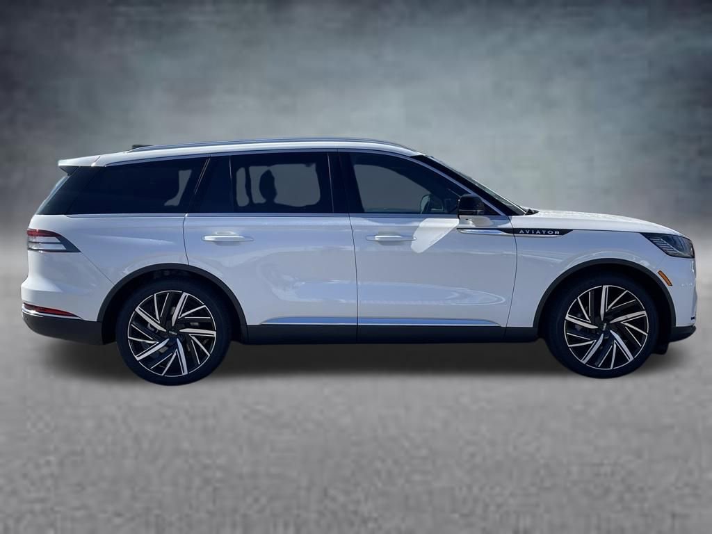 New 2026 Lincoln Aviator Reserve image 4