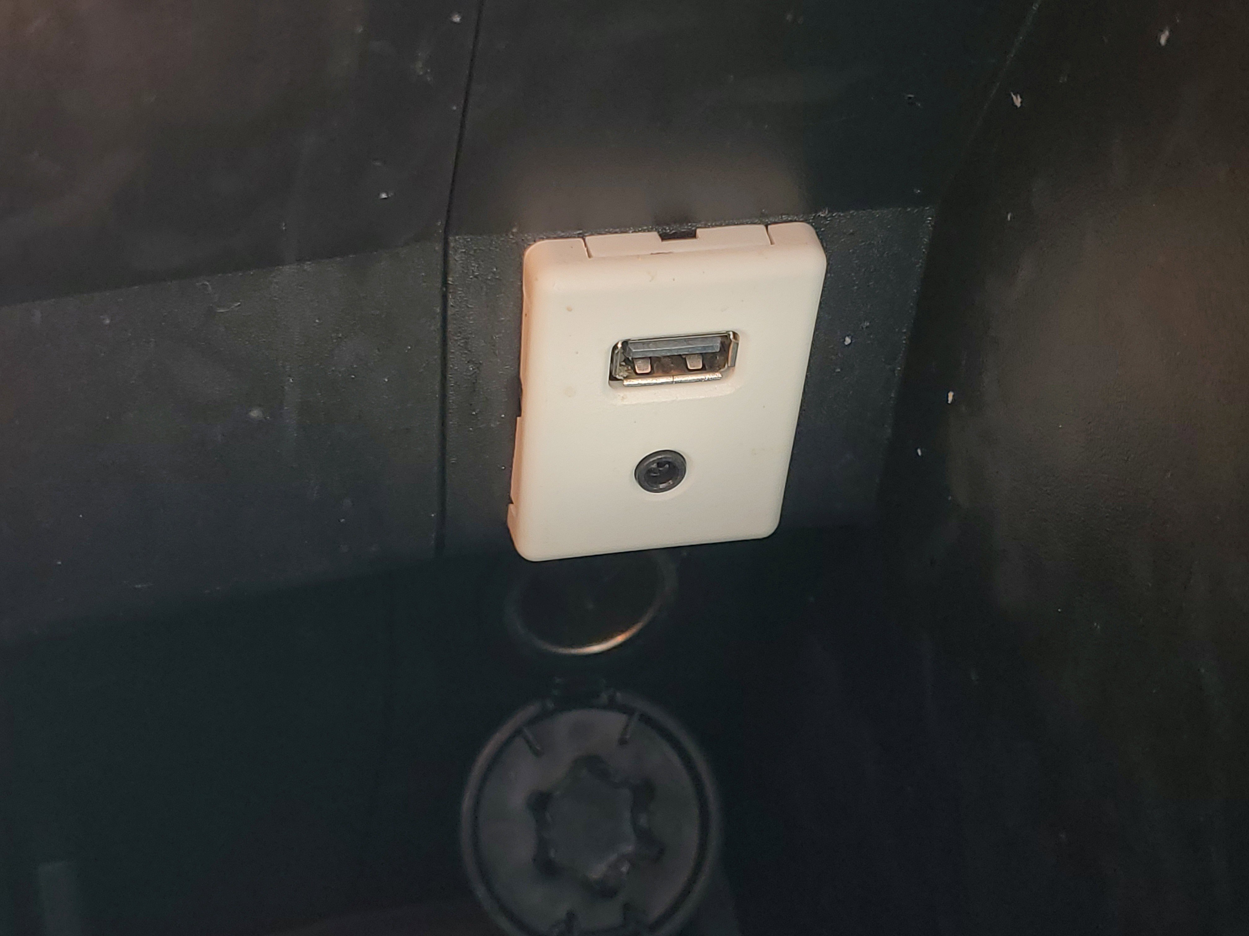 Used 2016 Chevrolet Equinox LT w/ Convenience Package image 27