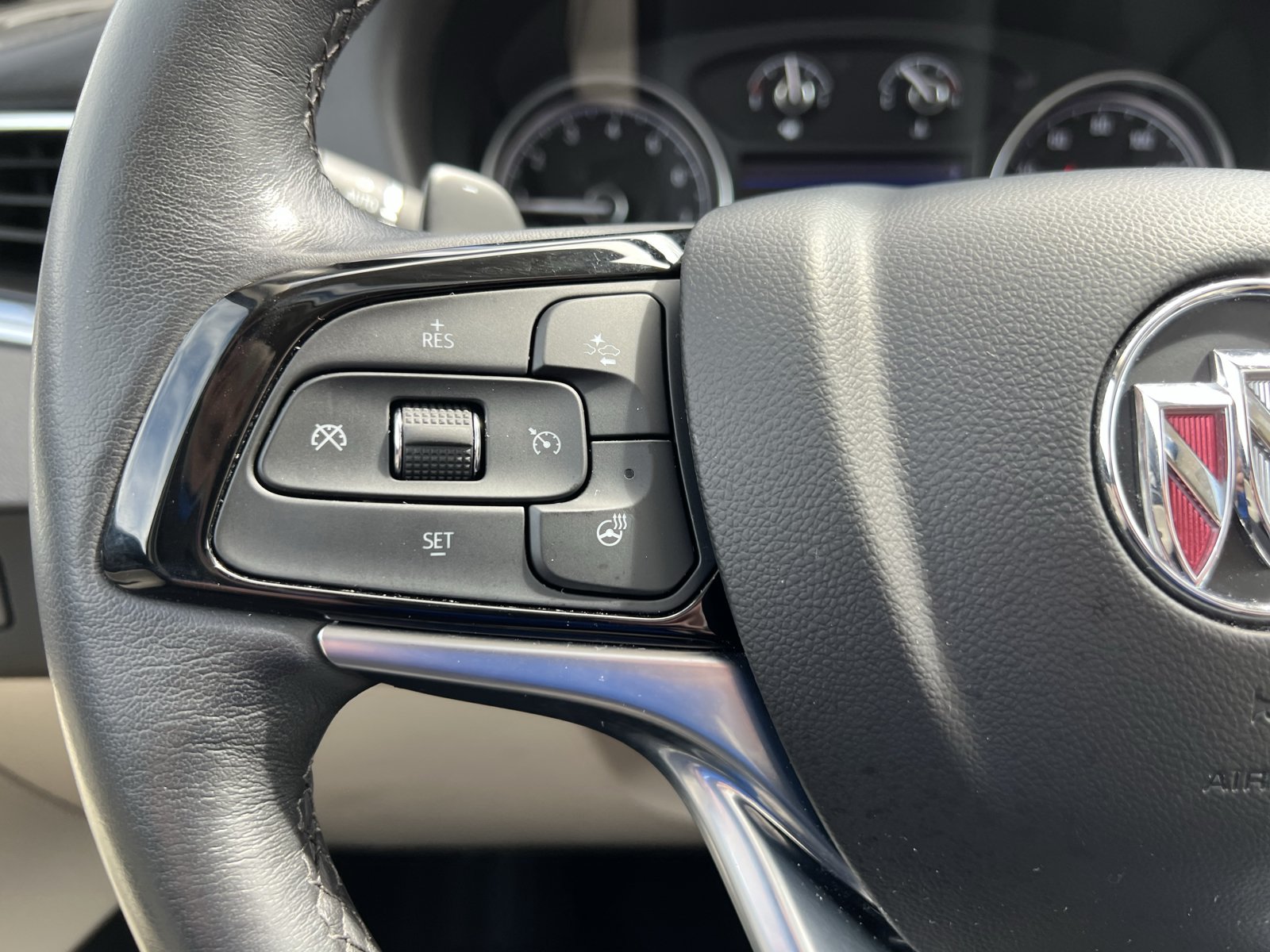 Used 2023 Buick Enclave Essence w/ Experience Buick Package FWD image 18