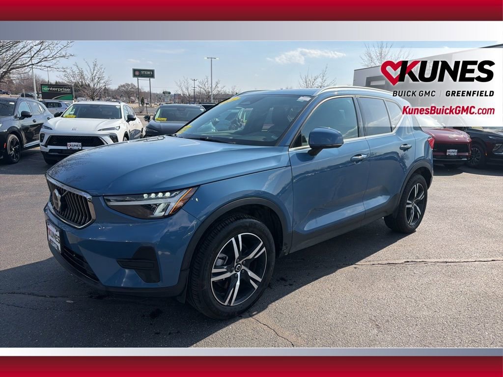 Used 2024 Volvo XC40 B5 Core AWD/4WD image 10