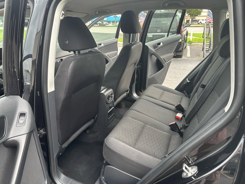 Used 2013 Volkswagen Tiguan S image 36