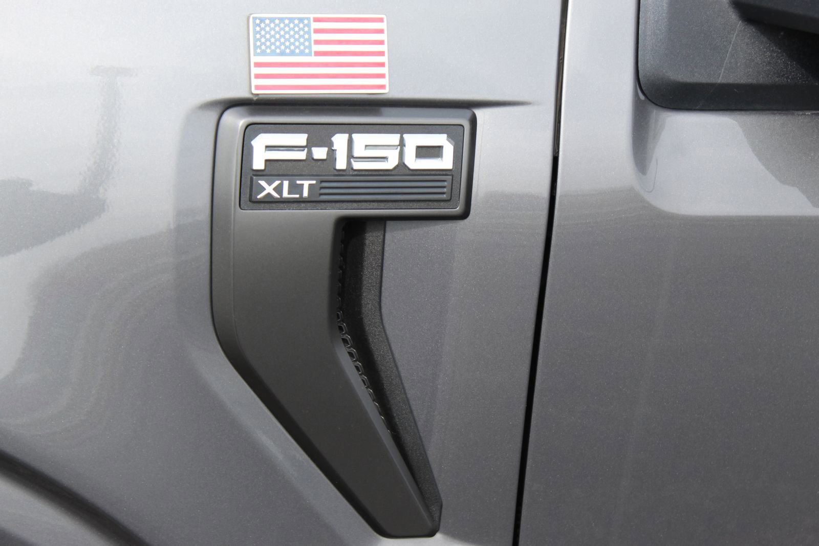 Used 2022 Ford F150 XLT w/ Equipment Group 302A High image 3
