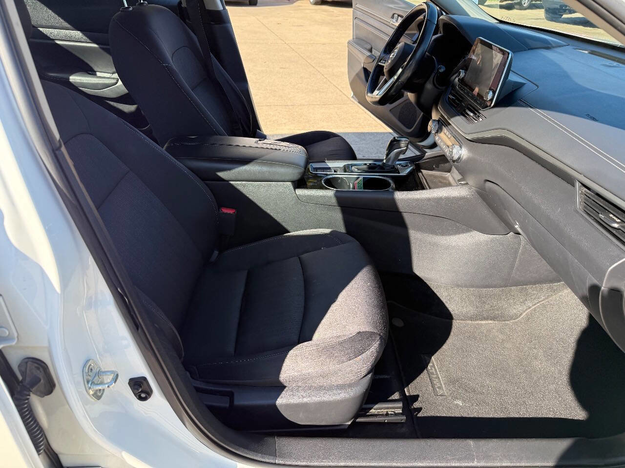 Used 2020 Nissan Altima 2.5 SV FWD image 15