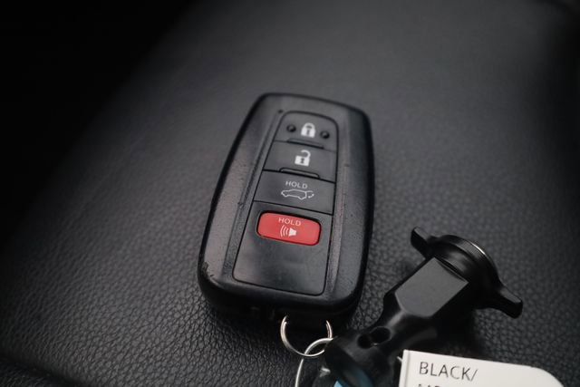 Used 2021 Toyota Highlander XLE AWD/4WD image 26