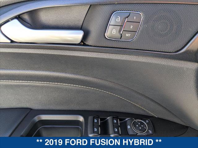Used 2019 Ford Fusion Titanium image 11