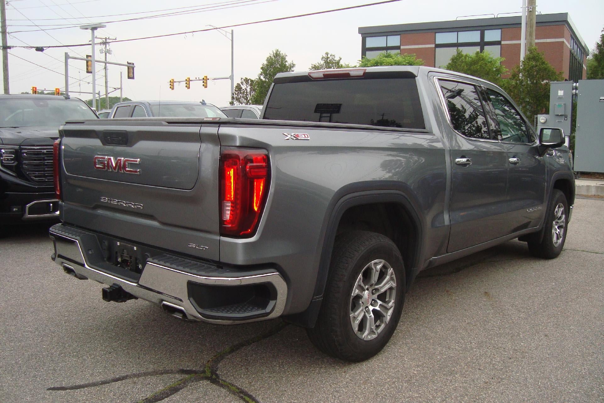 Used 2021 GMC Sierra 1500 SLT w/ X31 Off-Road Package image 4