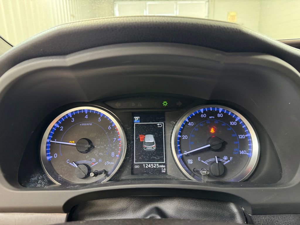 Used 2018 Toyota Highlander LE FWD image 28