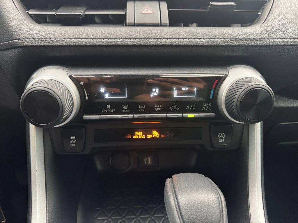 Used 2025 Toyota RAV4 LE FWD image 20