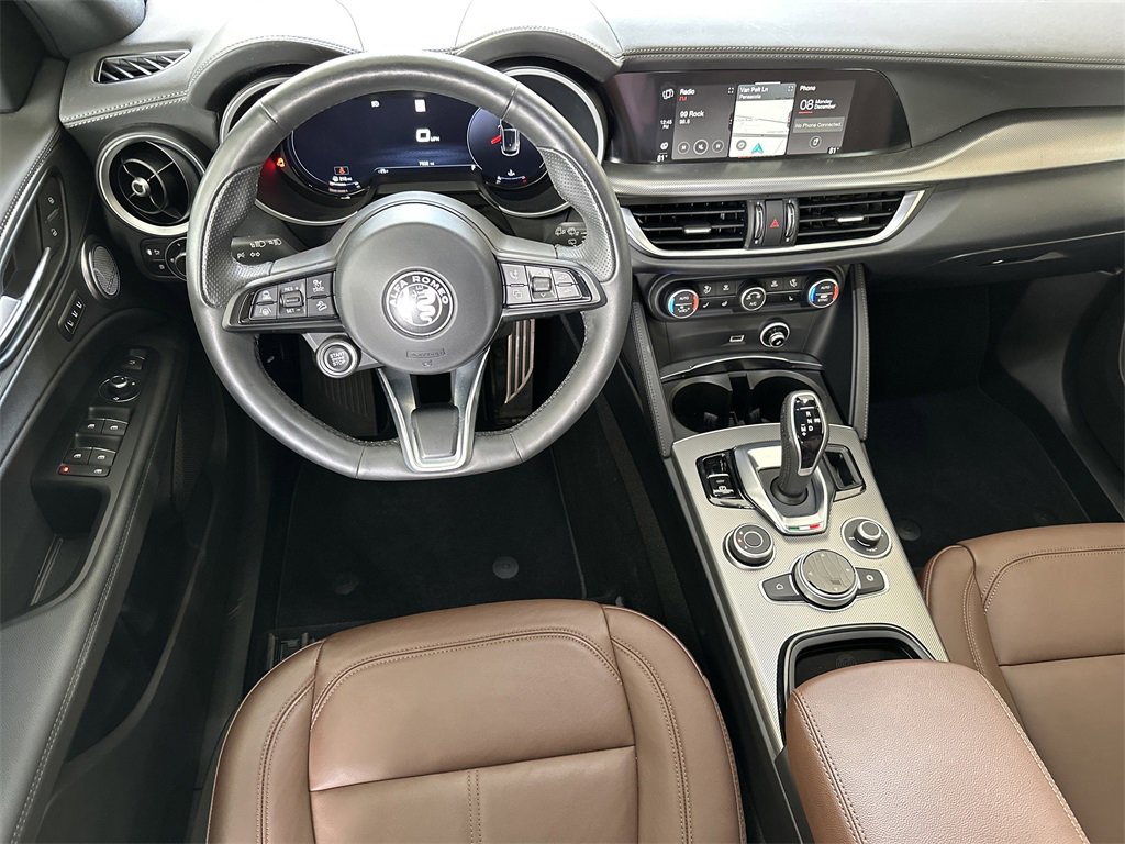 Used 2024 Alfa Romeo Stelvio Ti image 17