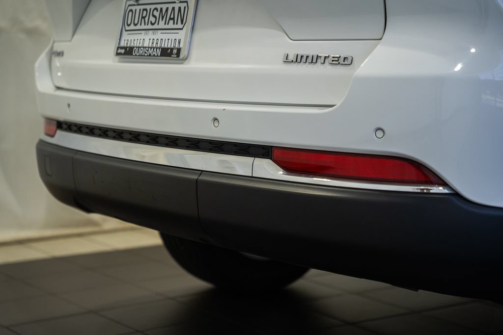 Certified 2023 Jeep Grand Cherokee Limited AWD/4WD image 9