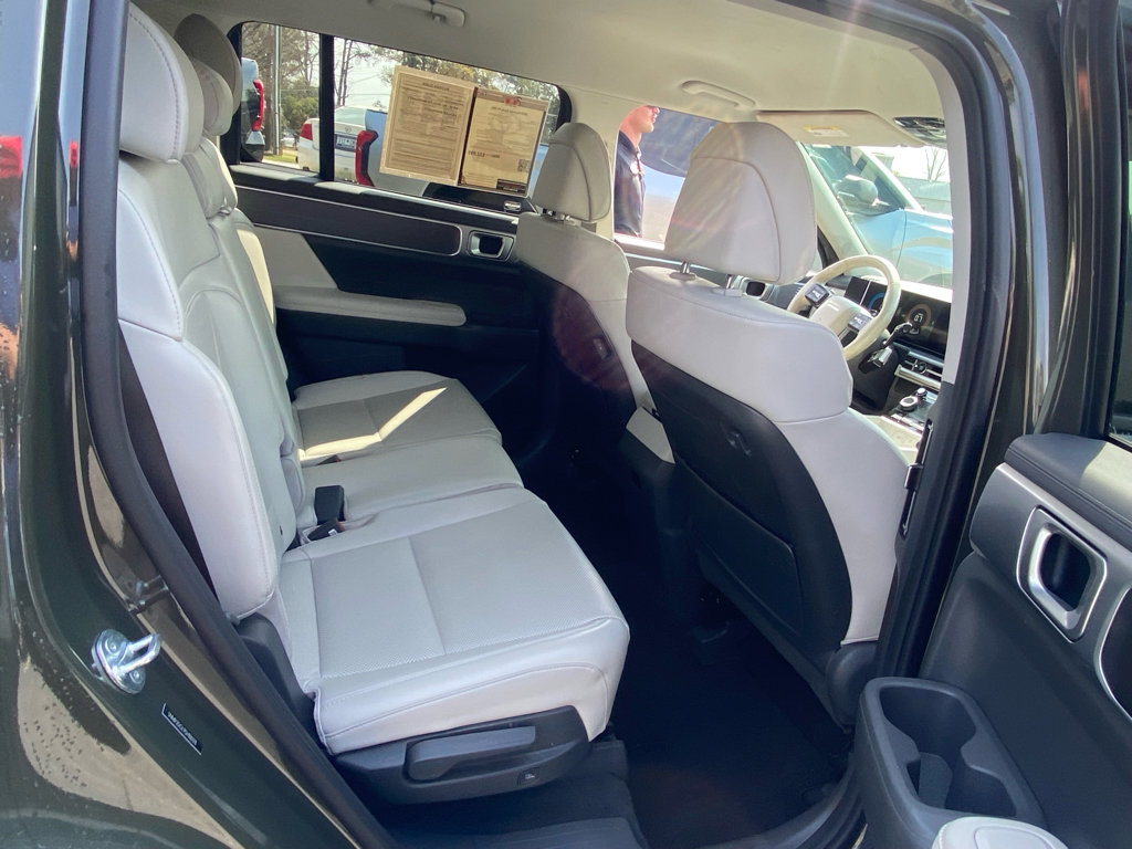 Used 2025 Hyundai Santa Fe SEL w/ Tow & Go Package image 10