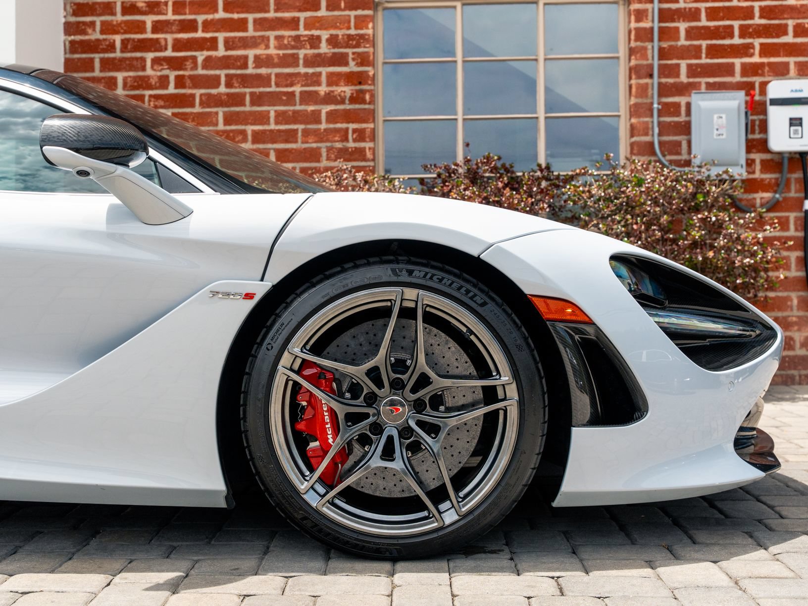 Used 2018 McLaren 720S Luxury RWD image 6