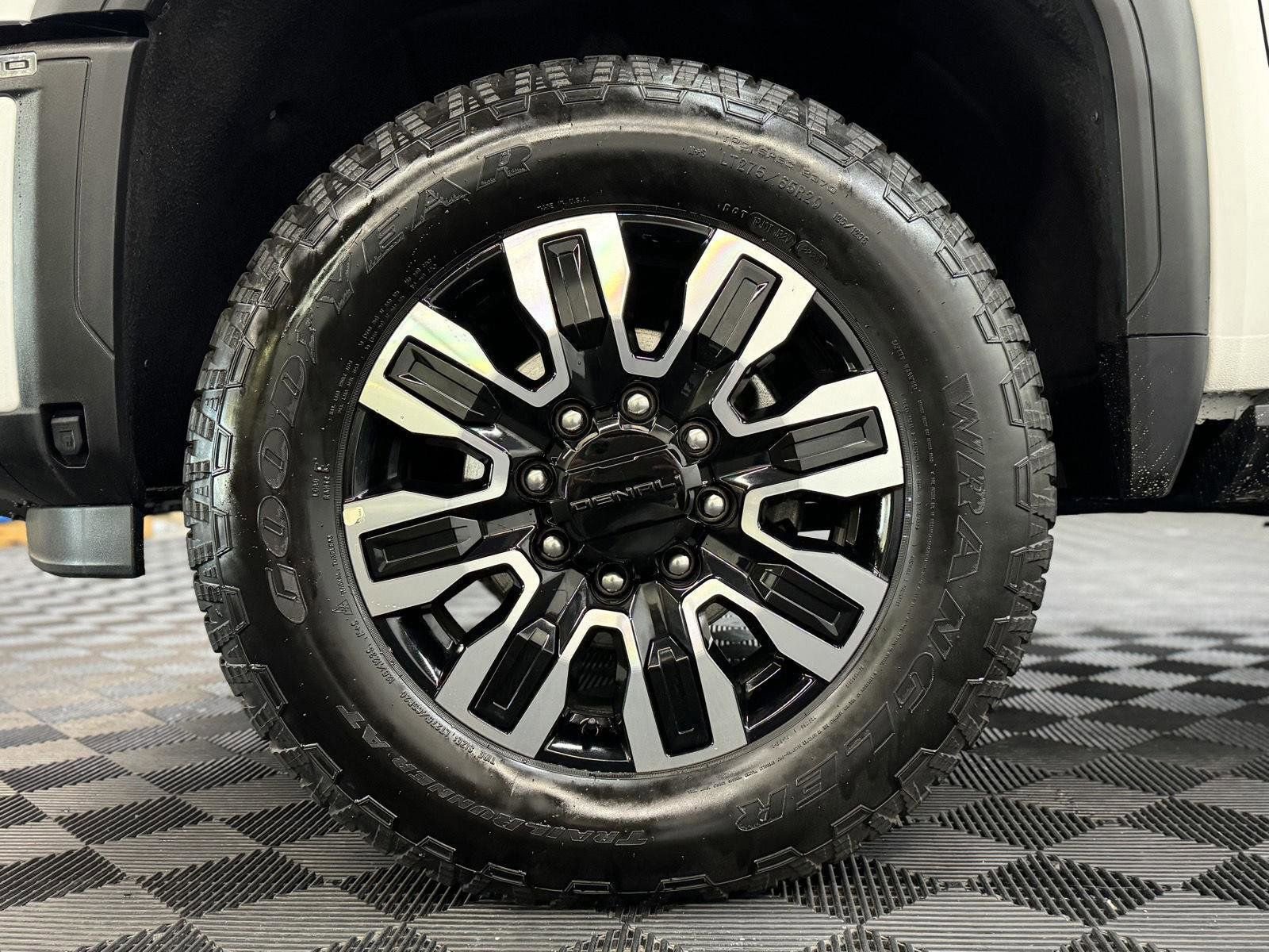 Used 2024 GMC Sierra 3500 Denali Ultimate image 11