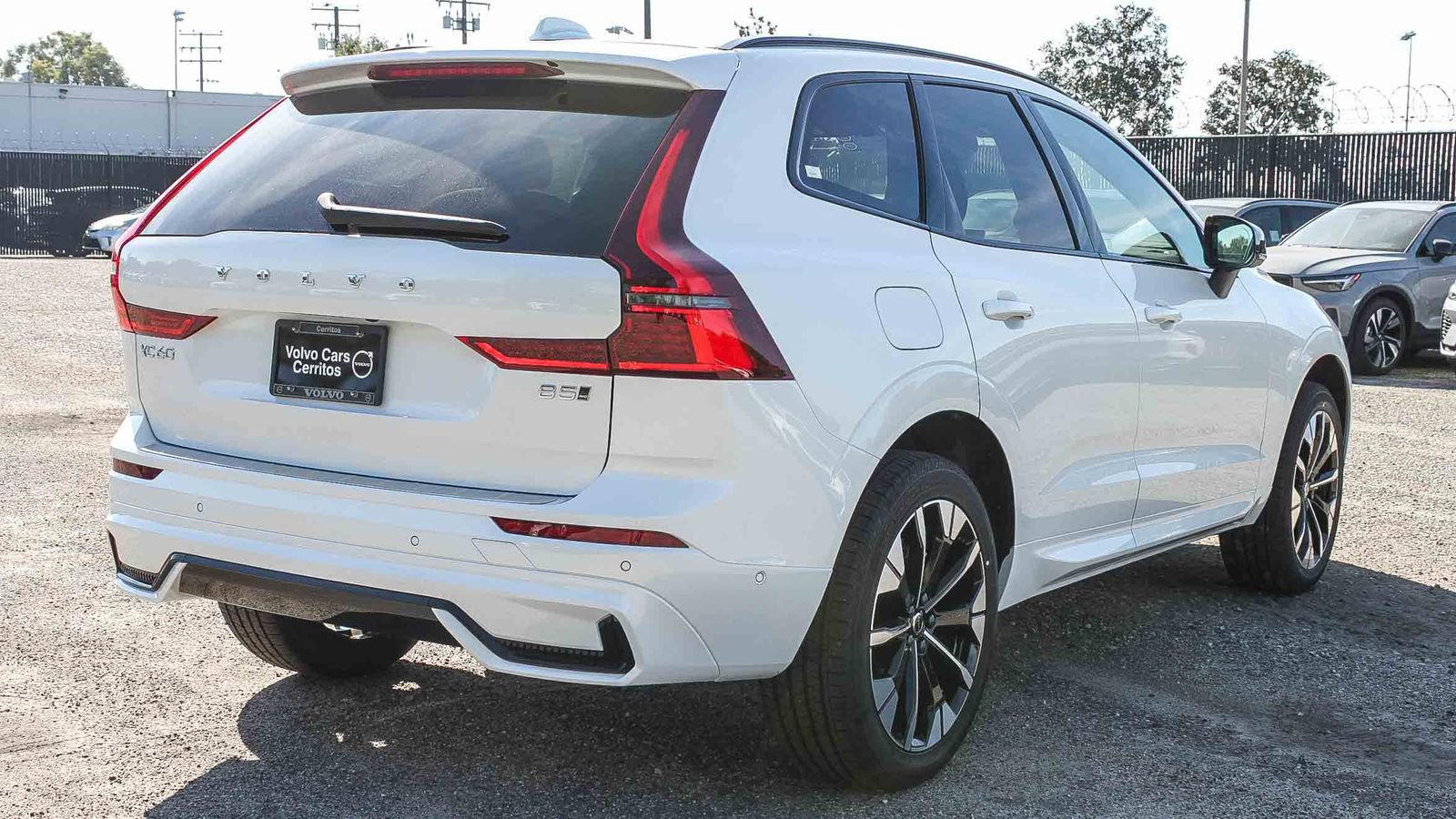 New 2026 Volvo XC60 B5 Plus w/ Protection Package Premier AWD/4WD image 6
