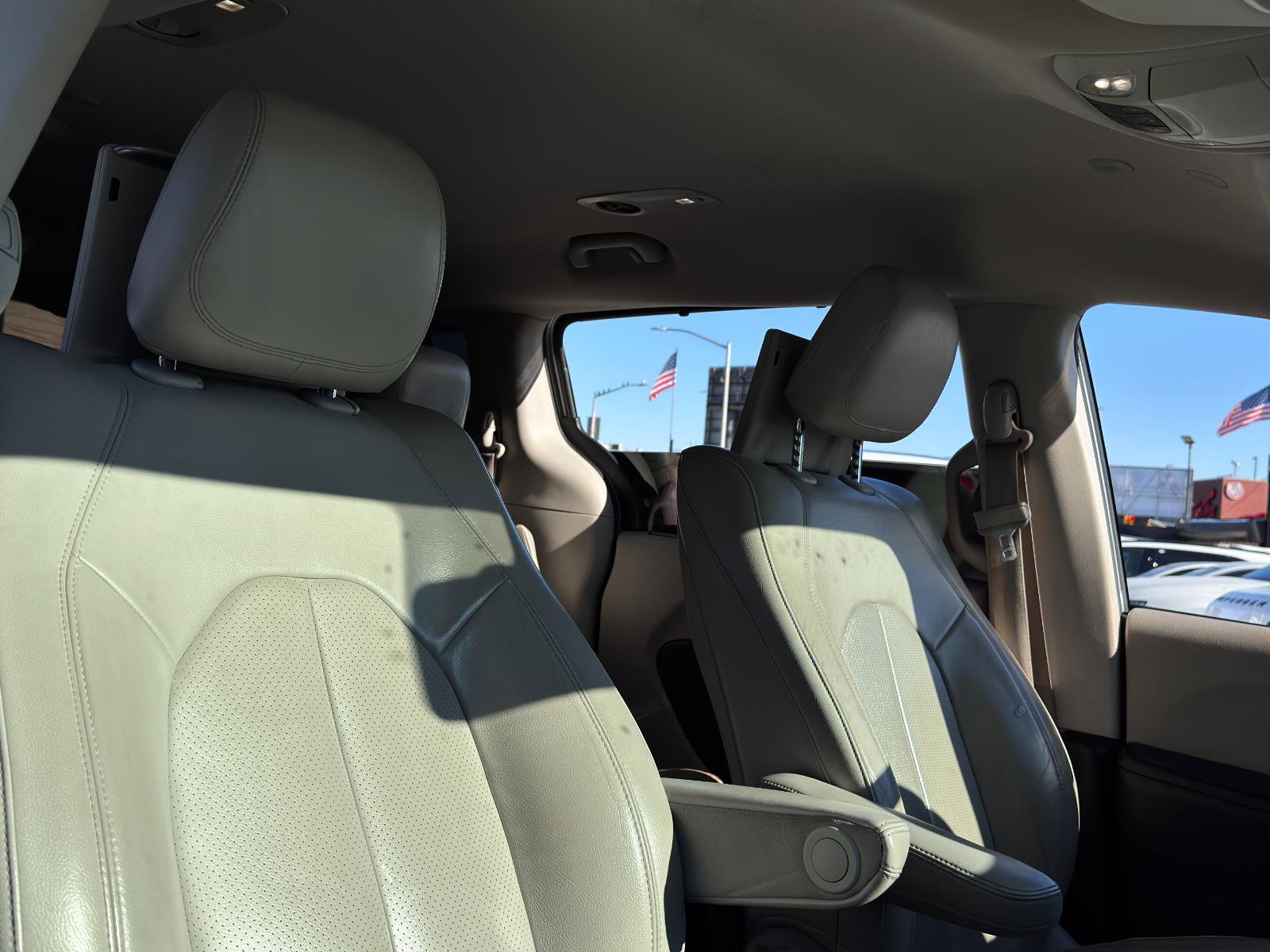 Used 2020 Chrysler Pacifica Touring-L Plus image 34