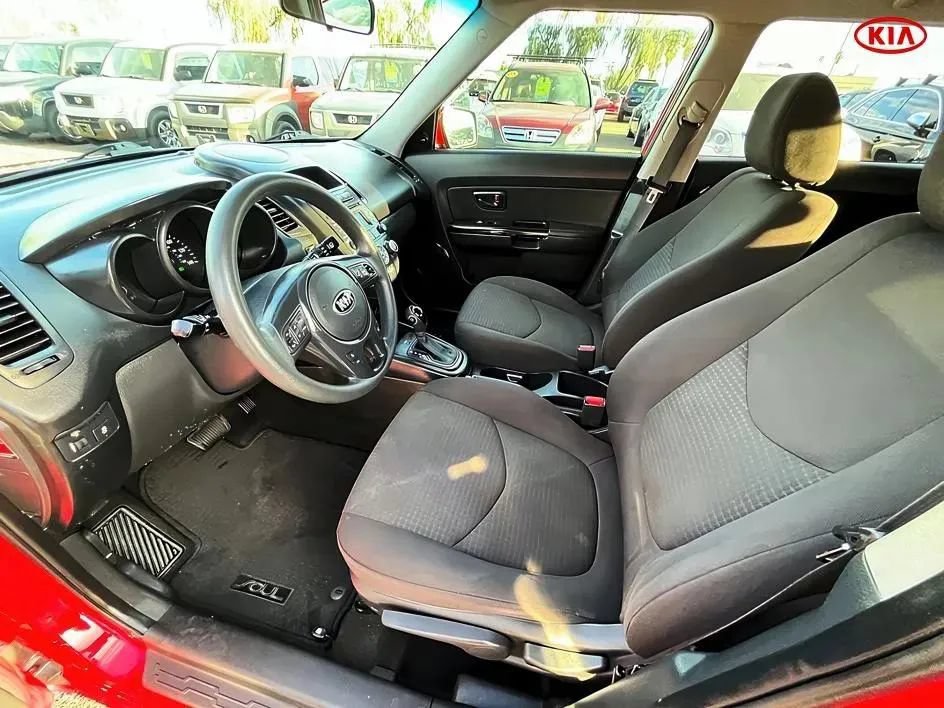 Used 2013 Kia Soul FWD image 9