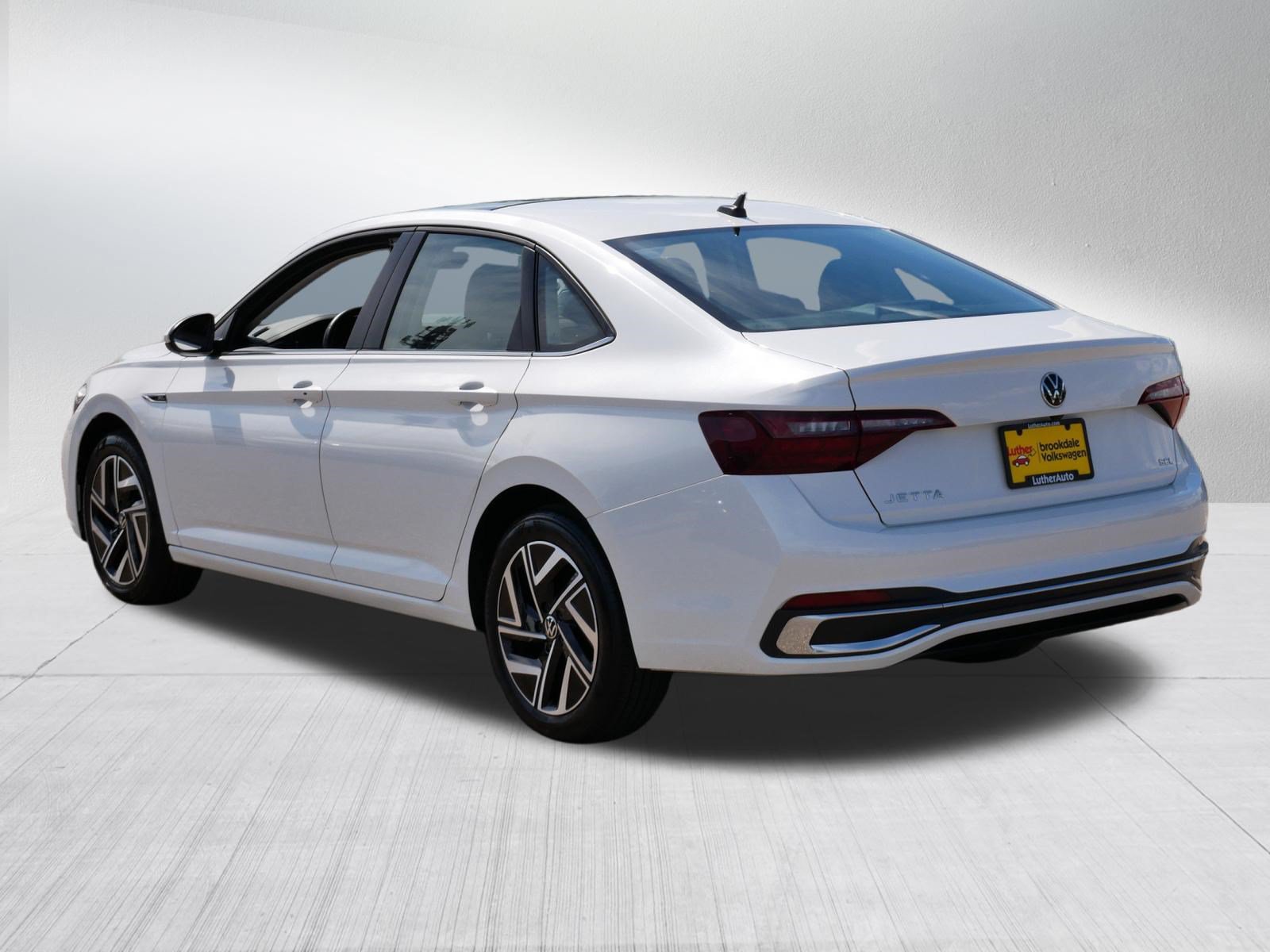 Used 2023 Volkswagen Jetta SEL FWD image 5