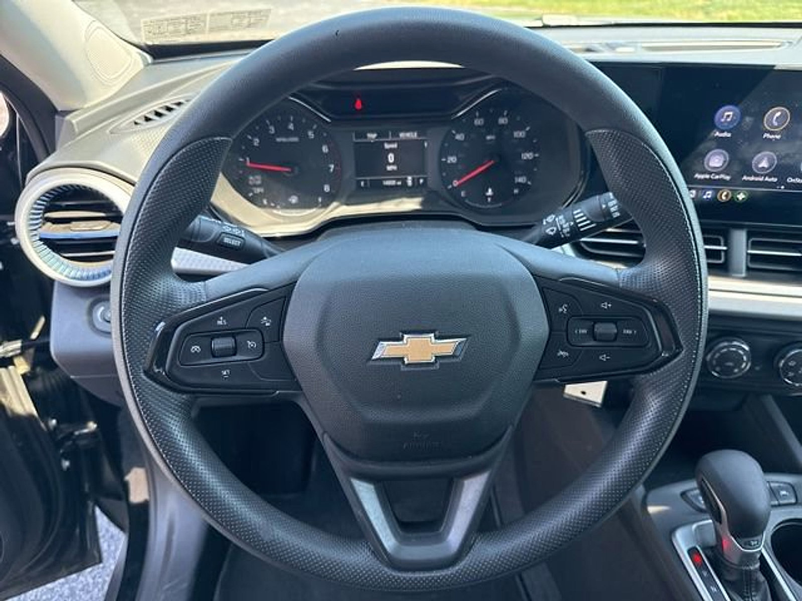 Used 2024 Chevrolet Trax LS w/ LS Convenience Package FWD image 11