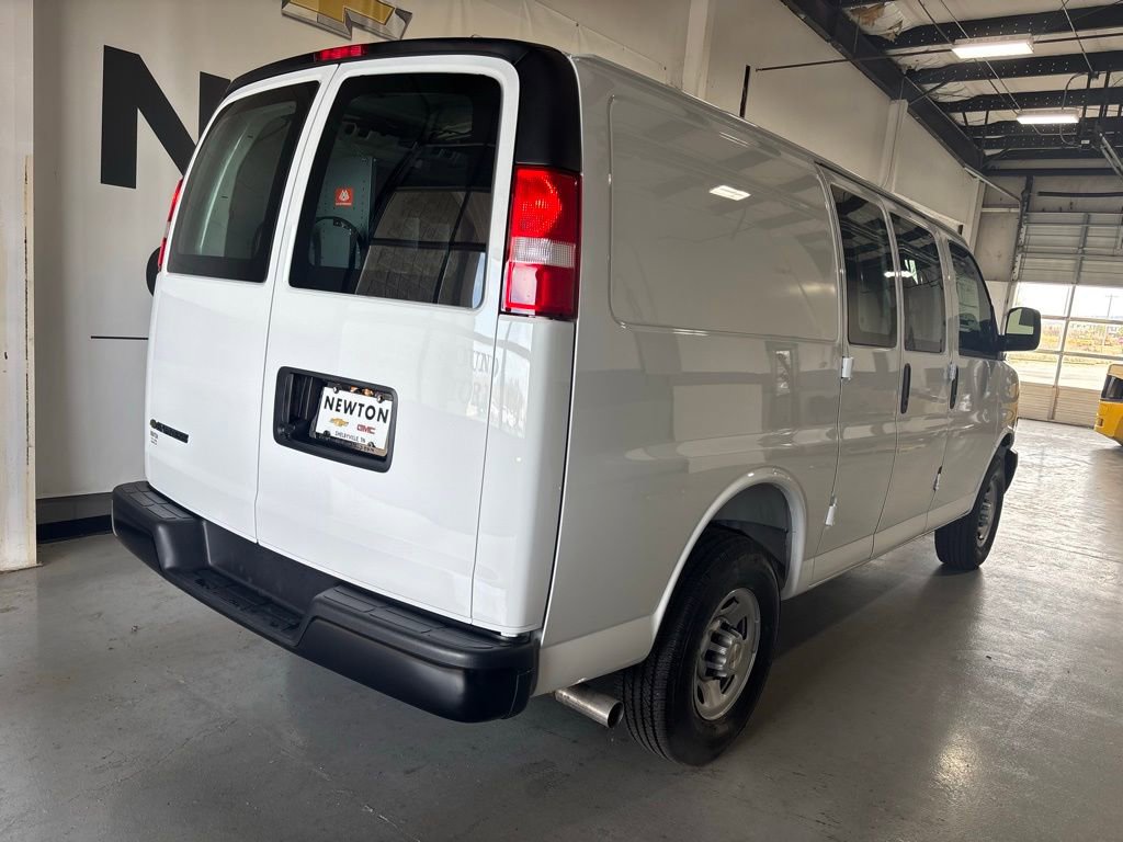 New 2025 Chevrolet Express 2500 Work Van w/ Driver Convenience Package image 10