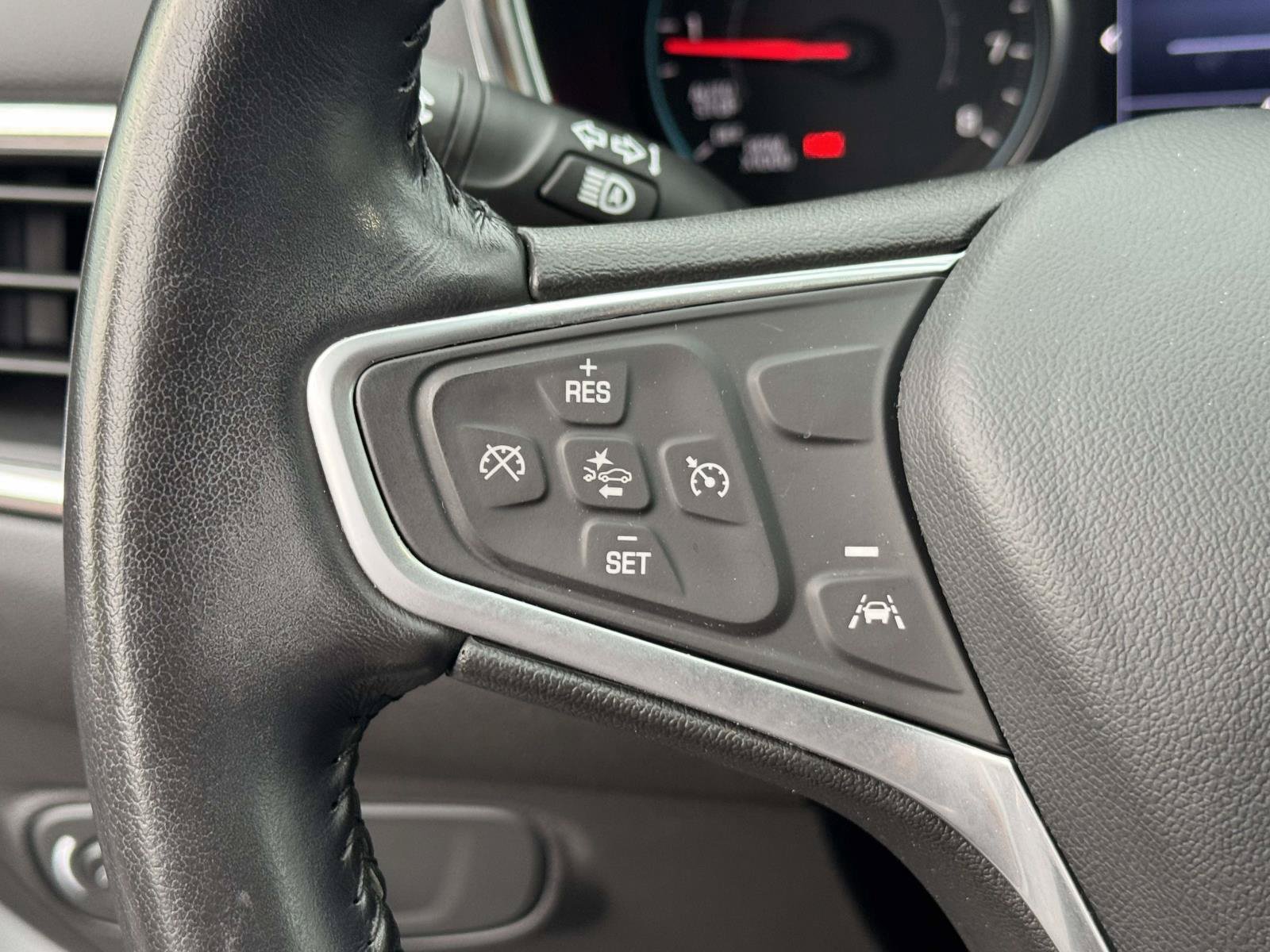 Used 2022 Chevrolet Equinox LT AWD/4WD image 25