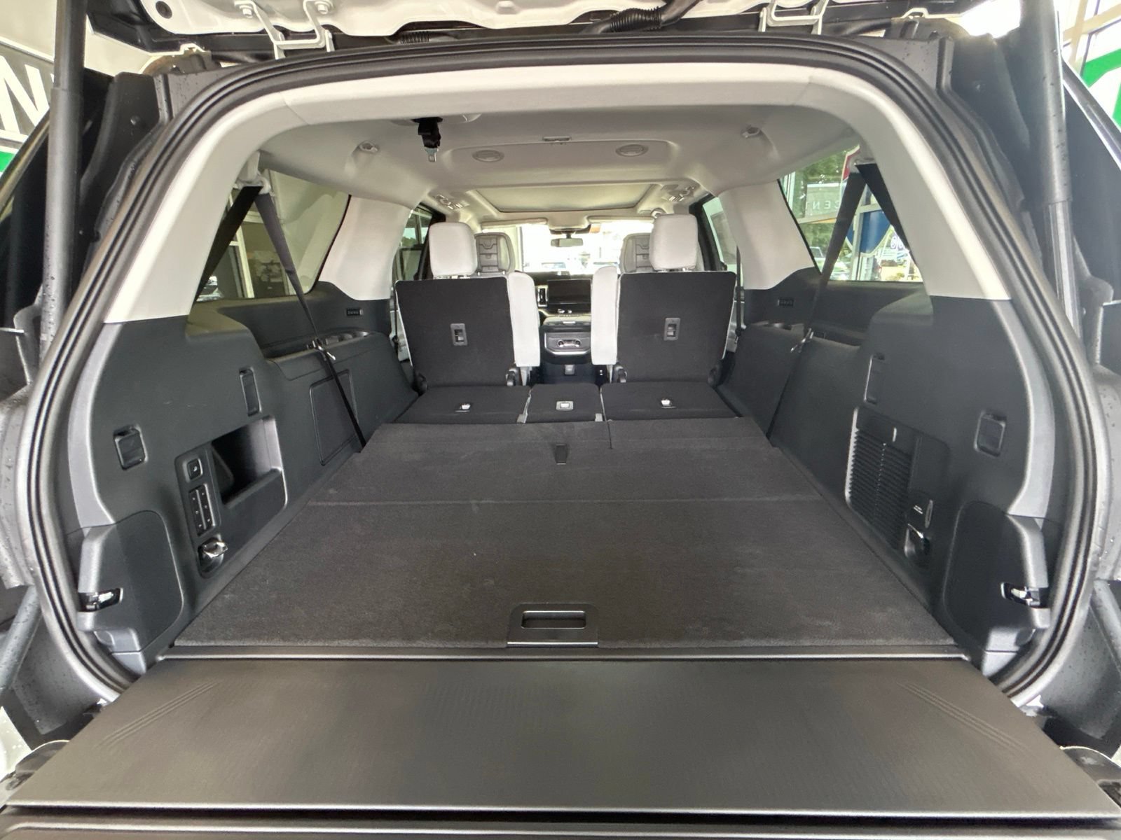 New 2027 Ford Expedition Max Platinum w/ Driver's Package AWD/4WD image 13