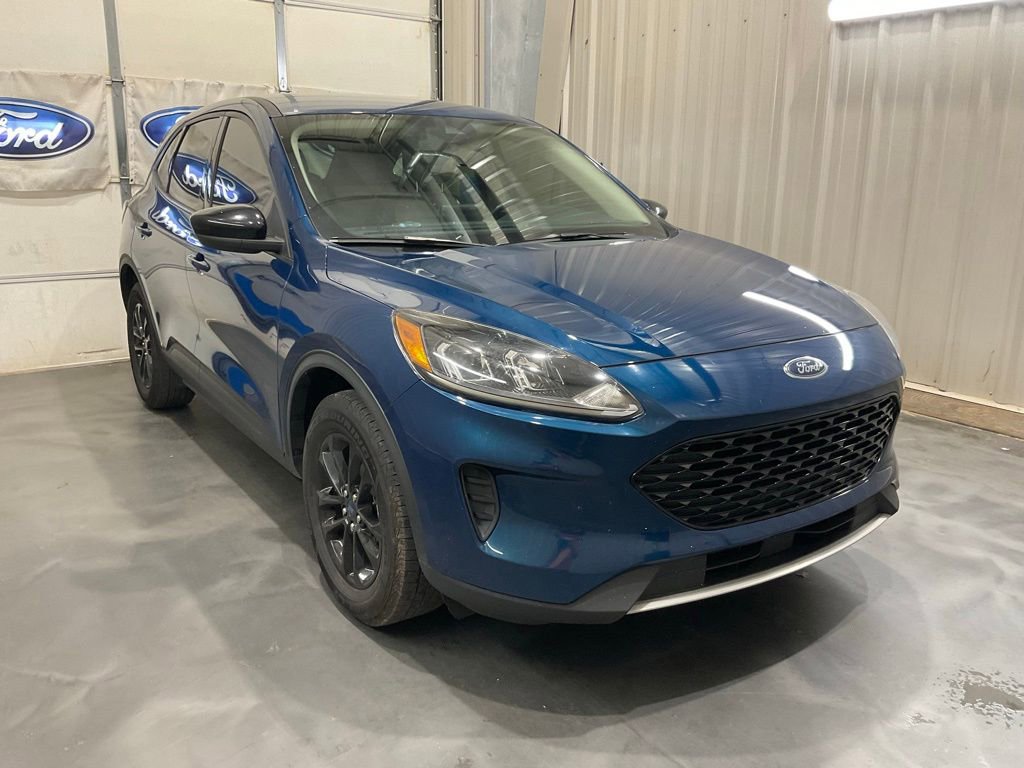 Used 2020 Ford Escape SE Sport image 1