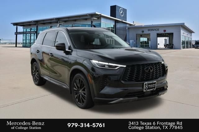 Used 2025 INFINITI QX60 Sensory w/ Vision Package AWD/4WD image 3