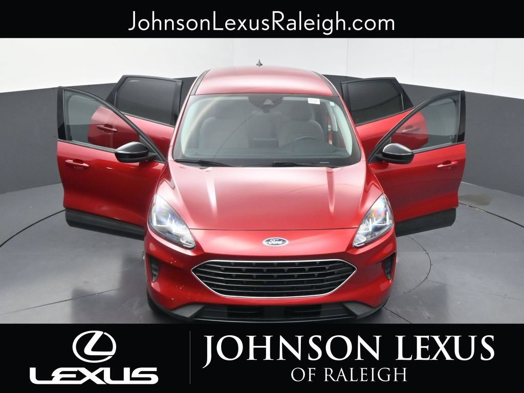 Used 2021 Ford Escape SE w/ SE Sport Appearance Package FWD image 33