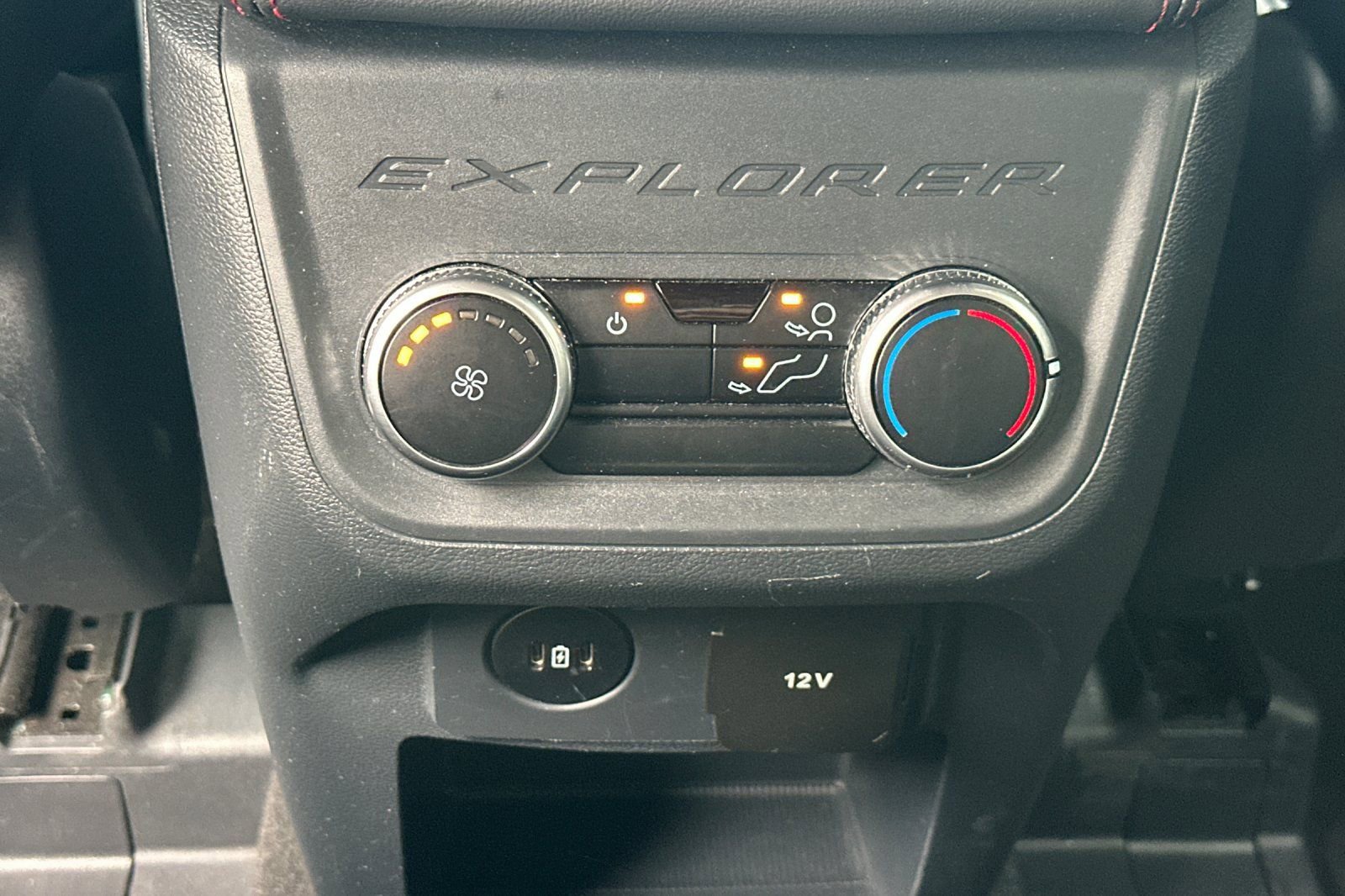 Used 2025 Ford Explorer ST-Line w/ ST-Line Street Pack image 45