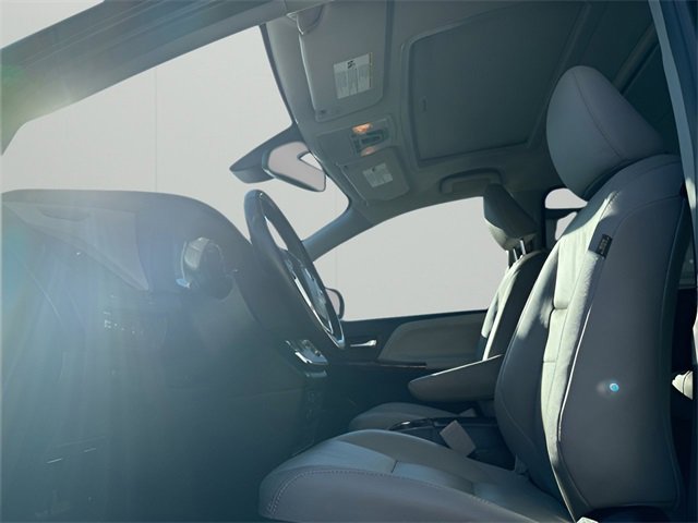 Used 2018 Toyota Sienna Limited Premium image 11
