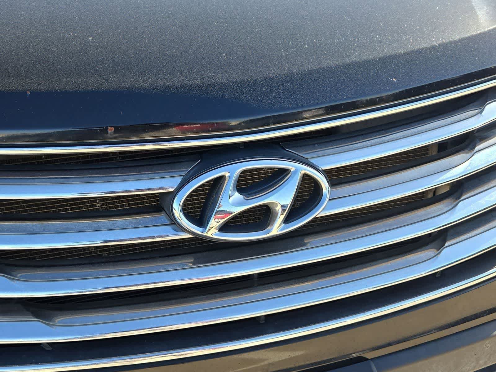 Used 2015 Hyundai Santa Fe GLS w/ Option Group 02 FWD image 10