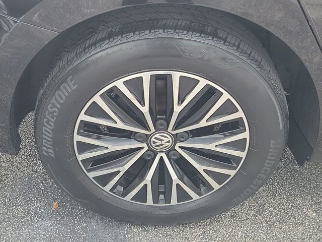 Used 2020 Volkswagen Jetta SE w/ SE Cold Weather Package FWD image 9