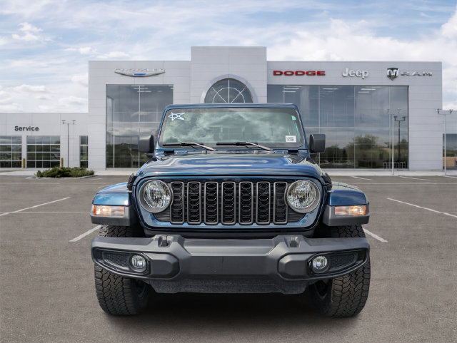 Certified 2025 Jeep Gladiator Overland AWD/4WD image 6