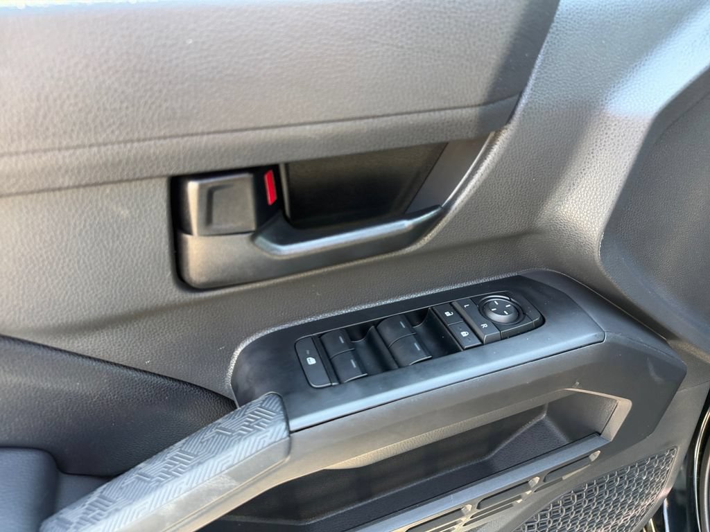 Certified 2025 Toyota Tacoma SR5 AWD/4WD image 23