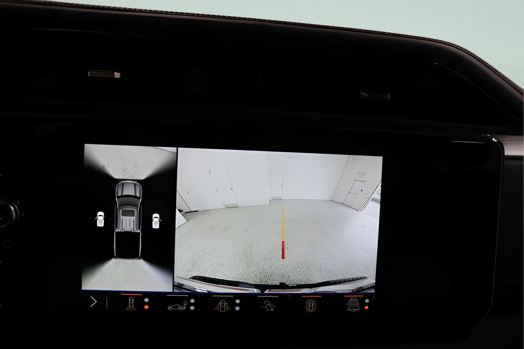 Used 2025 GMC Sierra 1500 AT4 w/ Technology Package image 16