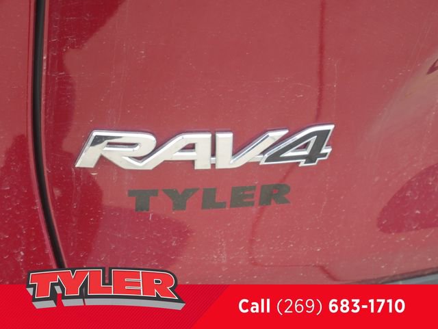 Used 2021 Toyota RAV4 XLE w/ Convenience Package AWD/4WD image 13